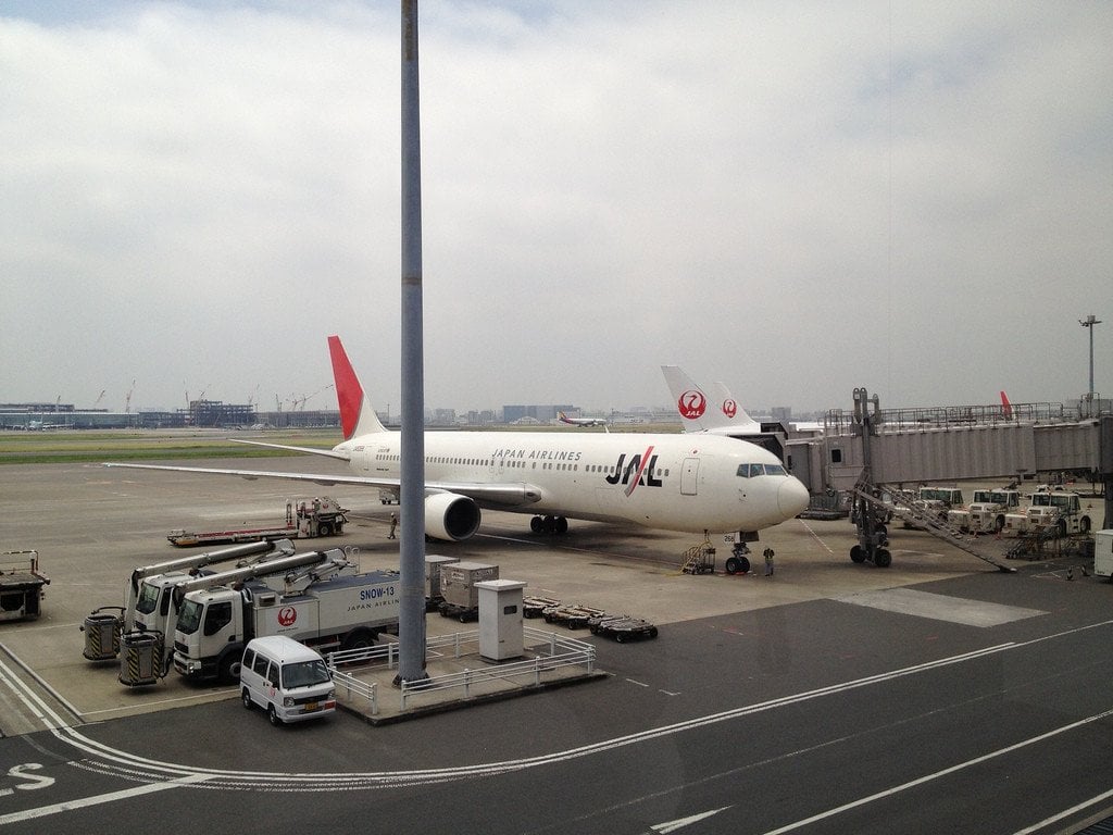 Japan_Airlines_Haneda_Airport_Tokyo_Japan