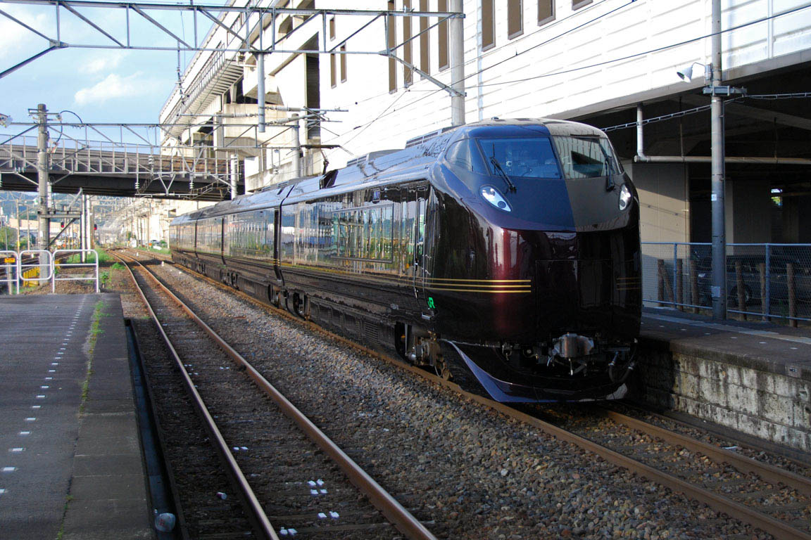 jr_east_nagomi_train
