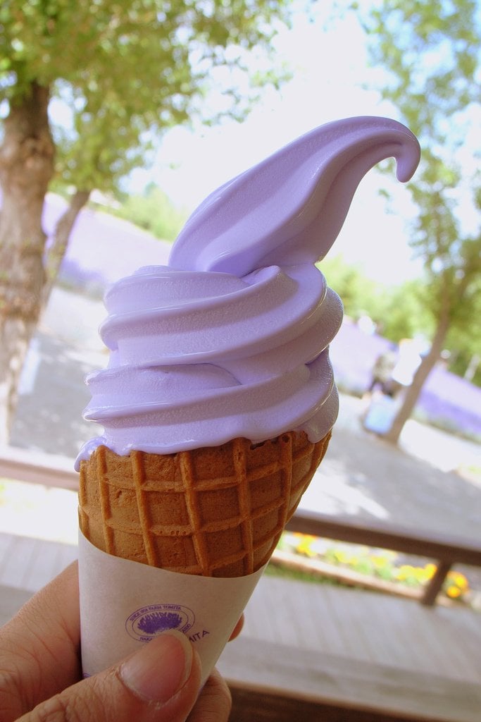Lavender_Ice_Cream_Furano_Hokkaido