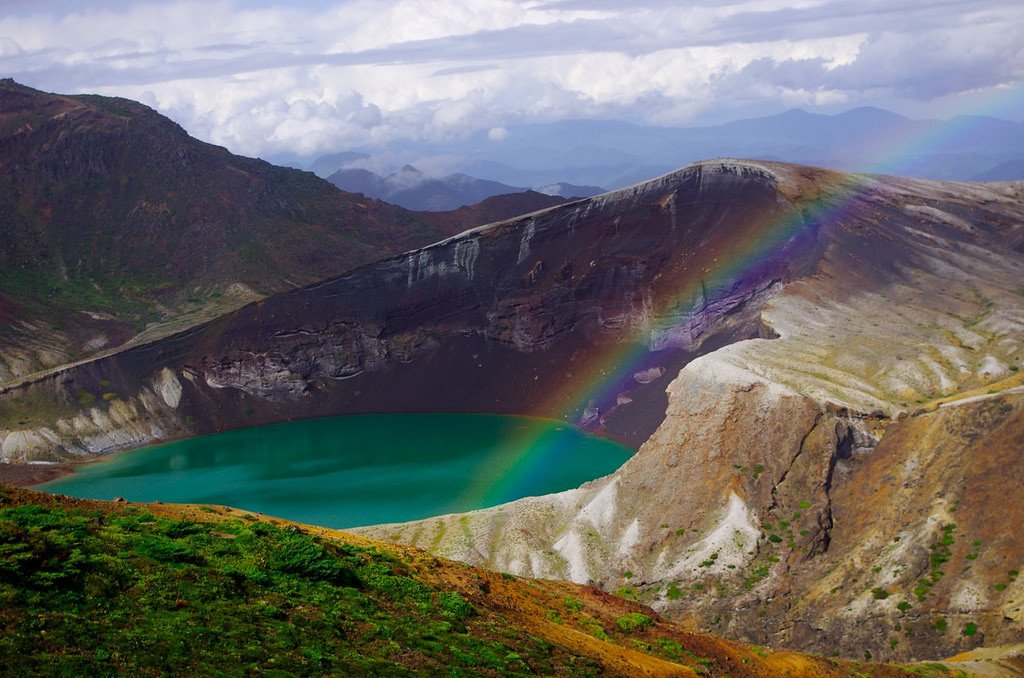 okama_crater_mount_zao_tohoku